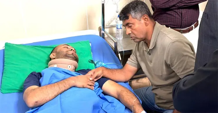 মহিউদ্দিন রনিকে দেখতে হাসপাতালে বিএনপির প্রার্থী জাহাঙ্গীর