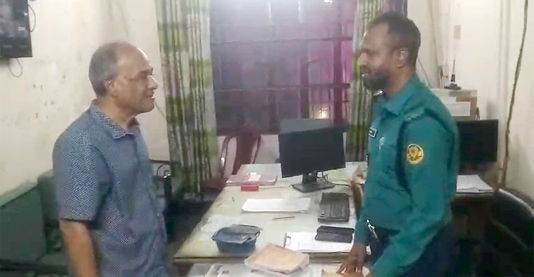 Jahangir carries out surprise inspection of police patrols