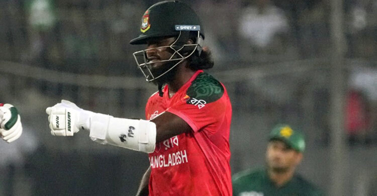 জাকেরের ফিফটিতে সম্মানজনক পুঁজি বাংলাদেশের