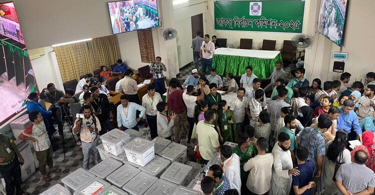 সব ব্যালট জমা হচ্ছে সিনেট ভবনে