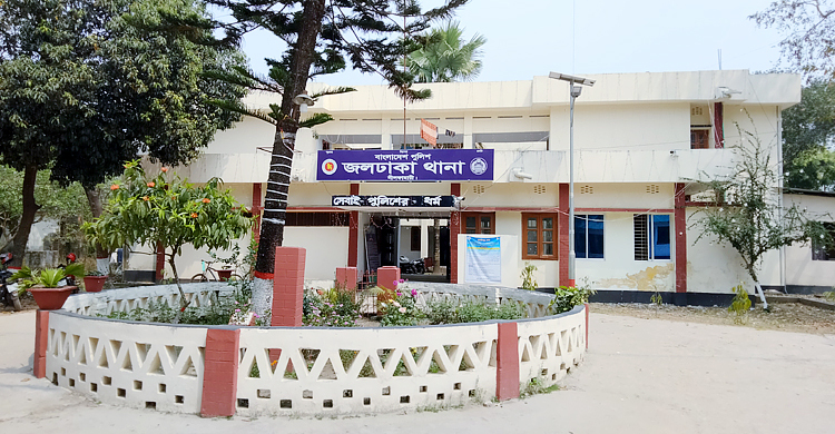 শিক্ষার্থীকে অপহরণচেষ্টা, দুইজনকে আটক করলো জনতা