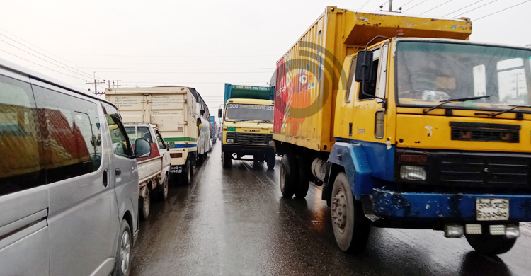 রূপগঞ্জে ঢাকা-সিলেট-এশিয়ান হাইওয়েতে দীর্ঘ যানজট