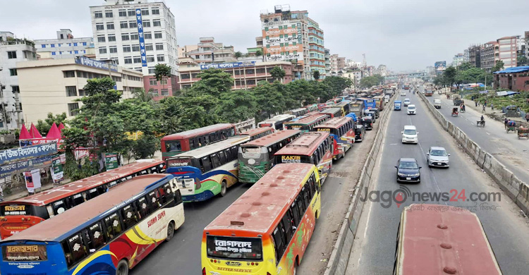 যাত্রাবাড়ী দিয়ে ঢাকায় ঢুকছে সারি সারি গাড়ি, দীর্ঘ যানজট