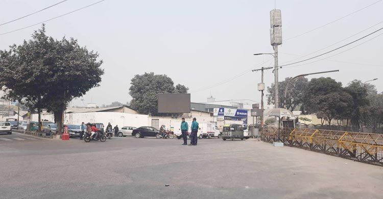 এবার মহাখালীতে পরিবহন শ্রমিকদের সড়ক অবরোধ, তীব্র যানজট