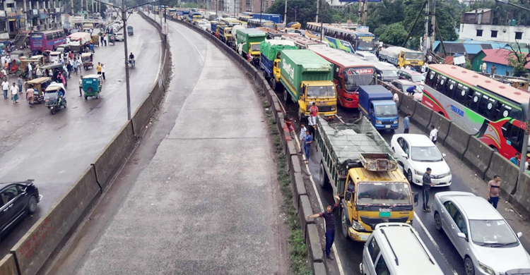 নারায়ণগঞ্জে ঢাকা-চট্টগ্রাম মহাসড়কের তীব্র যানজট