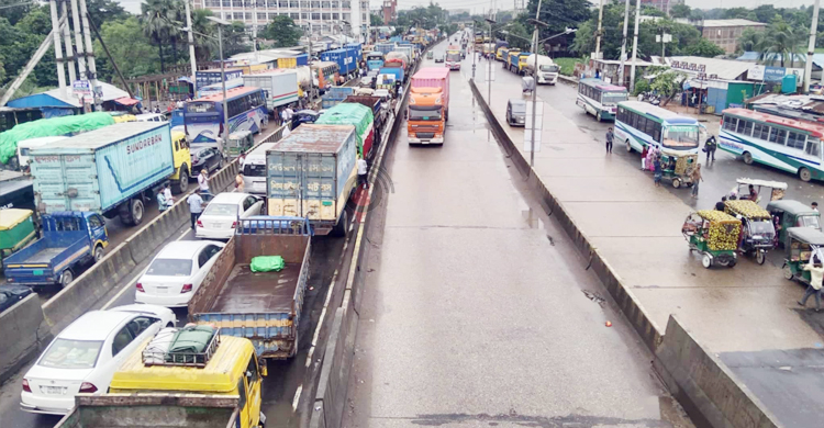 নারায়ণগঞ্জে ঢাকা-চট্টগ্রাম মহাসড়কের তীব্র যানজট