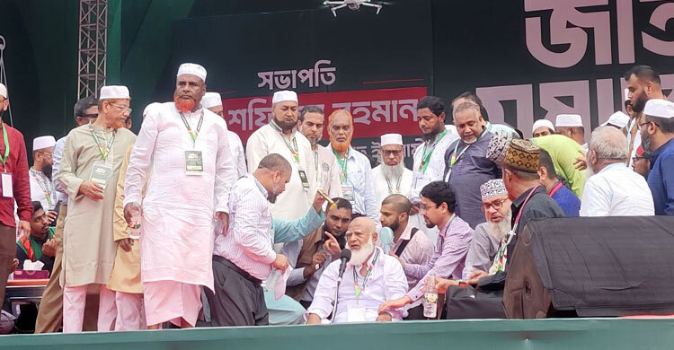 হাসপাতালে নেওয়া হলো জামায়াত আমিরকে