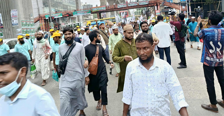 মিছিল মিছিলে সোহরাওয়ার্দী উদ্যানে যাচ্ছেন জামায়াত নেতাকর্মীরা