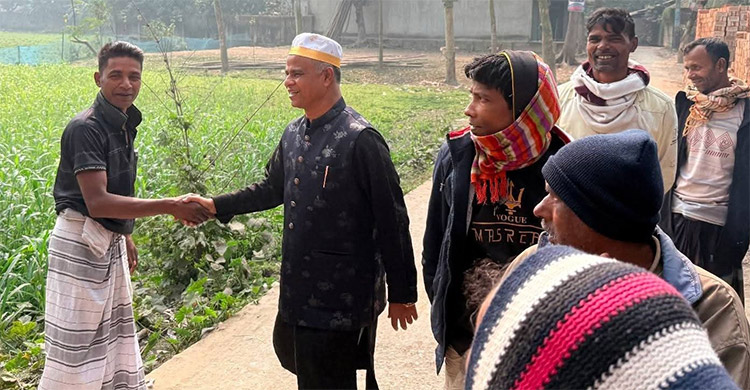 নবীন-প্রবীণের লড়াইয়ে বেড়েছে ভোটারের কদর