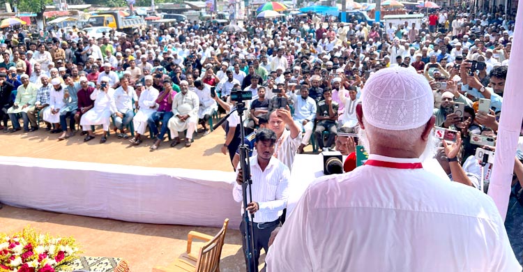 রাষ্ট্রের দায়িত্বে যাই আর না-ই যাই, সবার সঙ্গে আছি: জামায়াত আমির