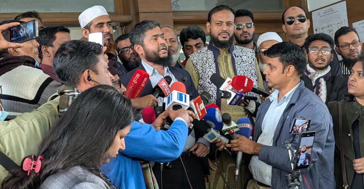 সরকার-প্রশাসন তারেক রহমানকে তেল দিচ্ছে: খালিদুজ্জামান