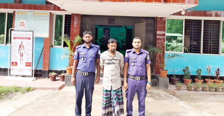 বাবুর সহযোগী আসলাম সীমান্ত এলাকা থেকে গ্রেফতার