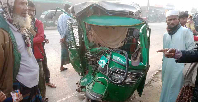 জামালপুরে বাস-লেগুনা-অটোরিকশার সংঘর্ষ, নিহত ২