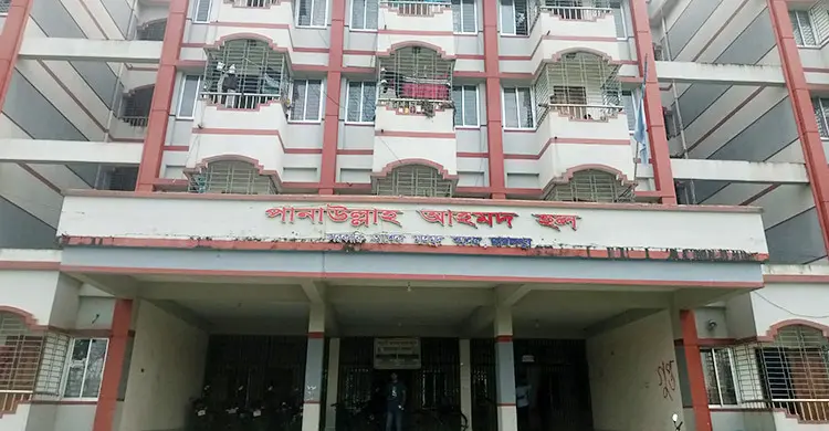 সরকারি আশেক মাহমুদ কলেজের হলে মিললো অজ্ঞাত যুবকের মরদেহ