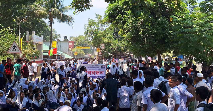 ফুটবল খেলায় দর্শকের হামলা, আহত ৫ শিক্ষার্থী