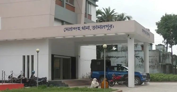 জামালপুরে মুক্তিযোদ্ধার ঘরে আগুন দেওয়ার অভিযোগ
