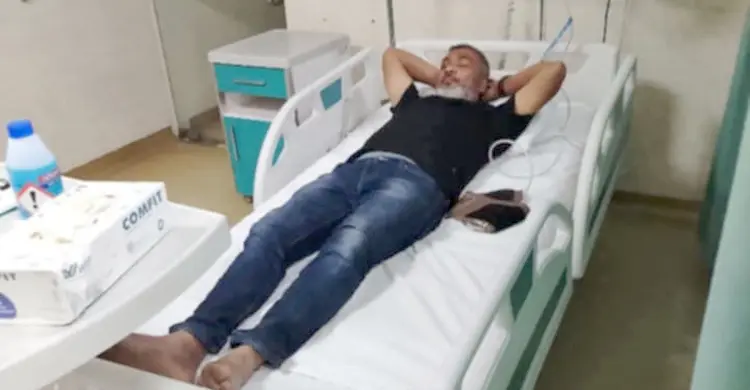 বাসের ধাক্কায় স্ত্রীসহ যুবদল নেতা আহত, মহাসড়ক অবরোধ