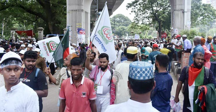 কানায় কানায় পূর্ণ সোহরাওয়ার্দী, আশপাশের সড়কে জামায়াত নেতাকর্মীরা