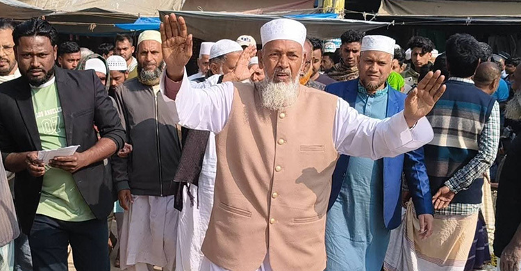 নবীন-প্রবীণের লড়াইয়ে বেড়েছে ভোটারের কদর