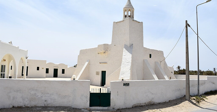 তিউনিসিয়ার আটশ বছরের পুরোনো মসজিদ জামে তালাকিন
