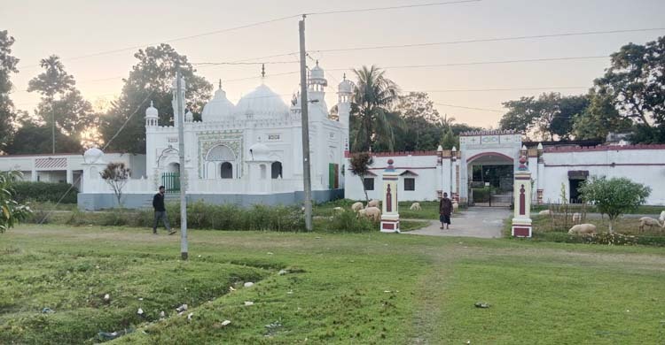শীতে ঘুরে আসুন পৃত্থিমপাশা জমিদারবাড়ি