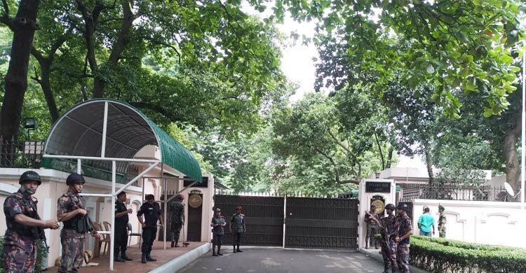 Secretaries in meeting with Chief Adviser