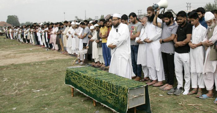 জানাজার নামাজ মাঠে পড়া উত্তম নাকি মসজিদে?