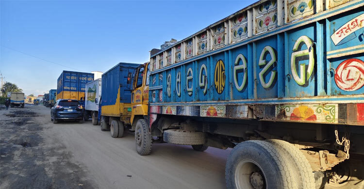 ঢাকা- সিলেট মহাসড়কে ৮ কিমি যানজট