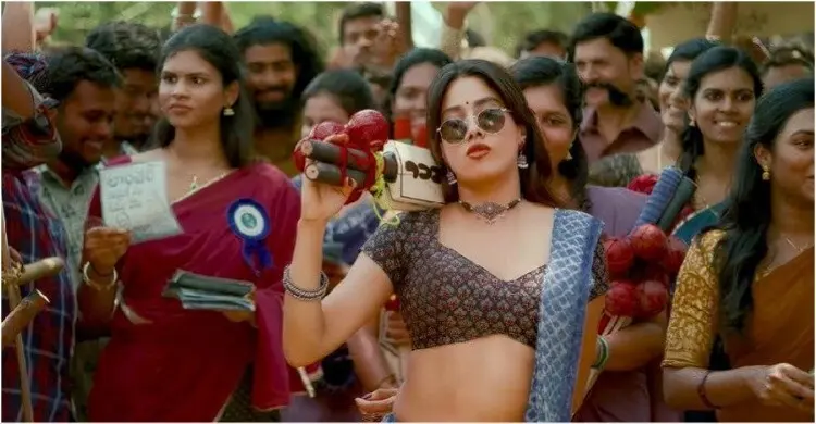 নারীকে পণ্য হিসেবে উপস্থাপন করায় বিতর্ক, ক্ষমা চাইলেন পরিচালক