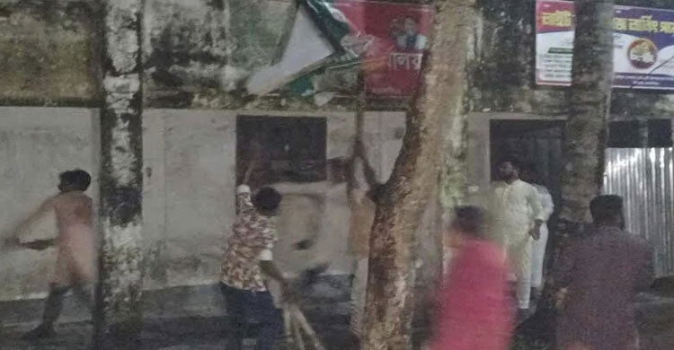 ময়মনসিংহে জাতীয় পার্টির কার্যালয়ে ভাঙচুর