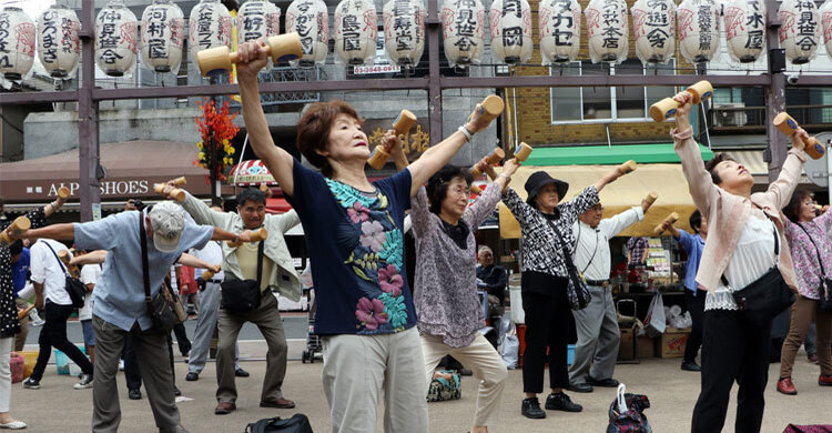 জাপানে শতবর্ষী মানুষের সংখ্যায় নতুন রেকর্ড