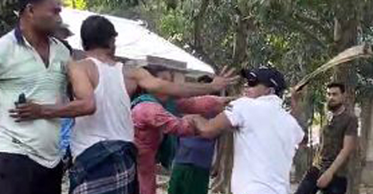 যশোরে ইউপি সদস্যকে মারধরের ভিডিও ভাইরাল