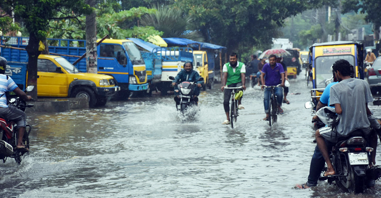 দিনভর বৃষ্টি, জলজটে নাকাল যশোর