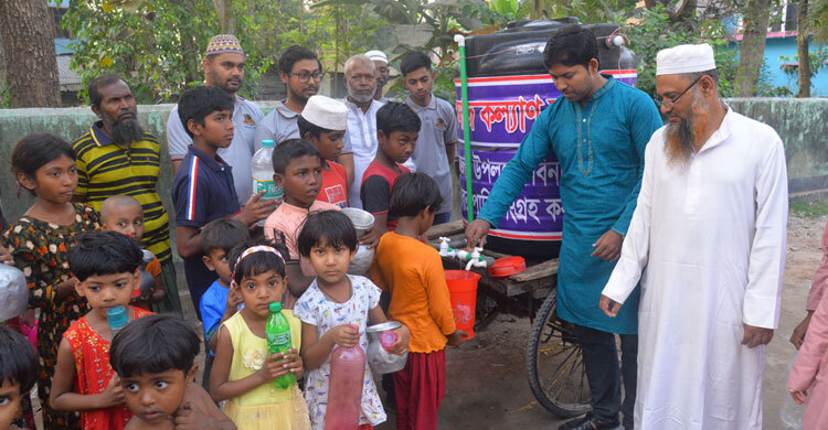 এবারও আইডিয়া’র ঠান্ডা পানিতে তৃষ্ণা মিটছে রোজাদারদের
