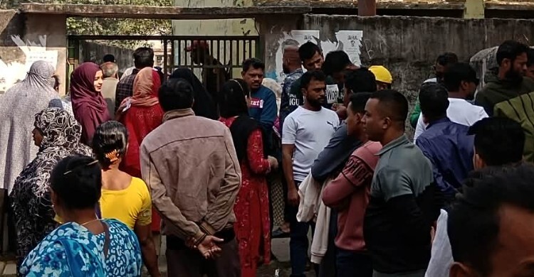 যশোরে রেল রোড সরকারি প্রাথমিক বিদ্যালয় কেন্দ্রে সিল চুরি