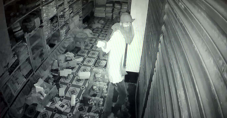 যশোরে একরাতে ১৪ দোকানে চুরি