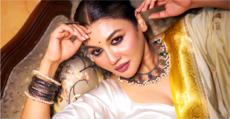 ‘খুনি’ ওই কর্মকর্তার কঠোর শাস্তি চাইলেন জয়া আহসান