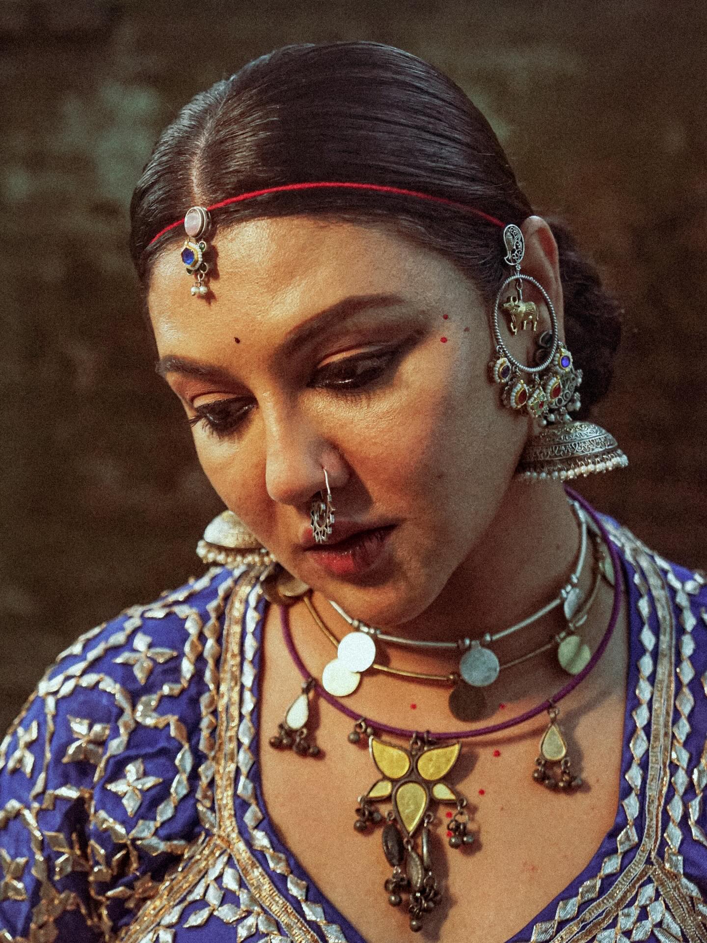 ঐতিহ্যের ভাঁজে আধুনিক জয়া