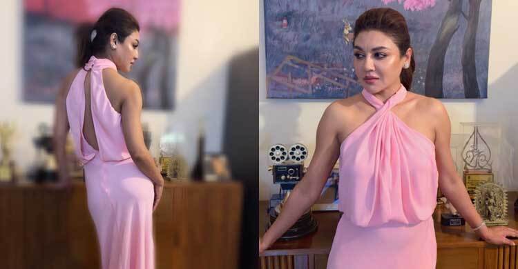 ব্যাকলেস ড্রেসে আবেদনময়ী জয়া