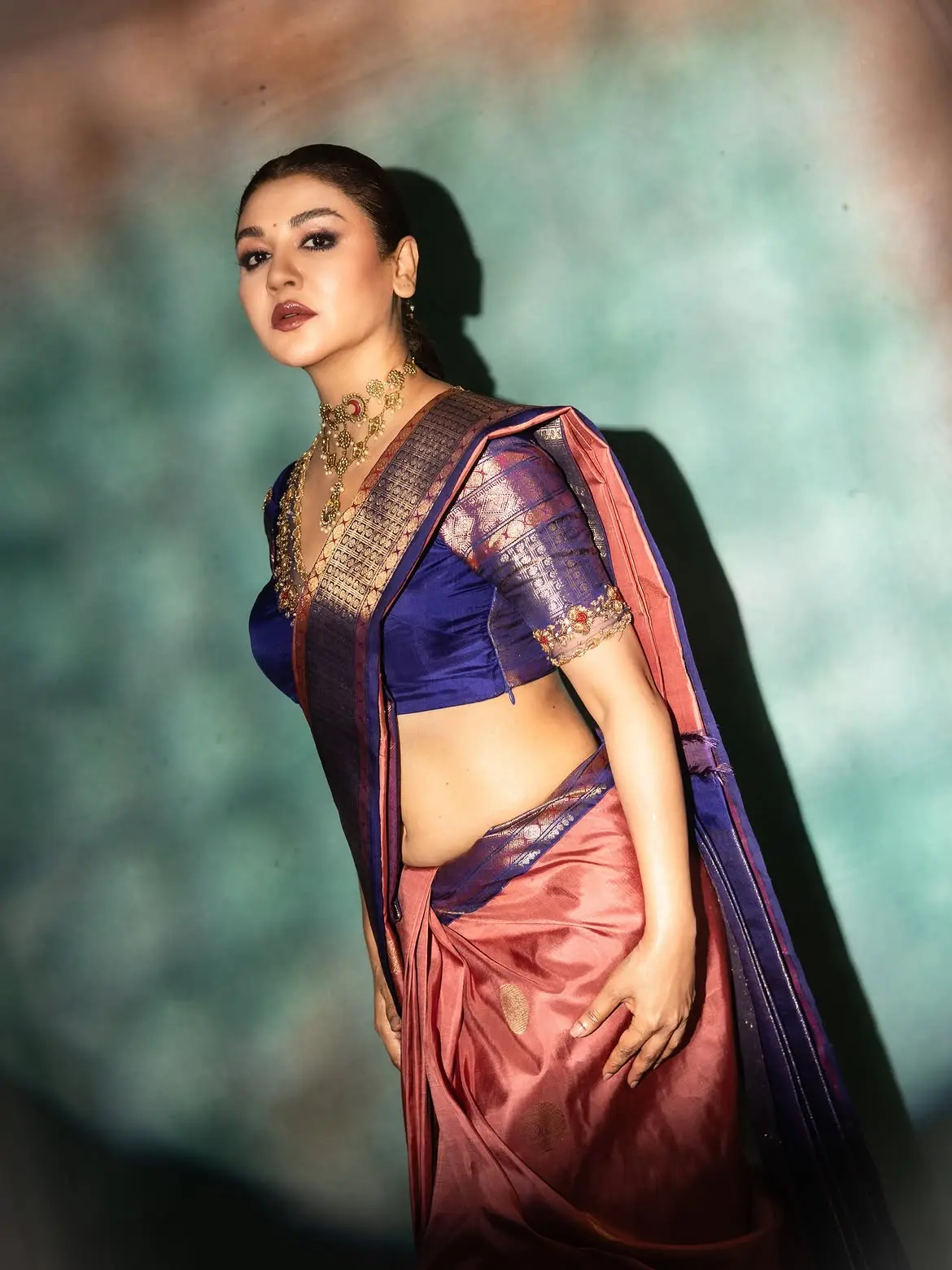 জয়ার এক লুকেই আভিজাত্য, ঐতিহ্য আর আবেদনের পারফেক্ট মিশেল
