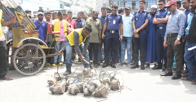 ‘যত আইন সব গরিবের উপর’