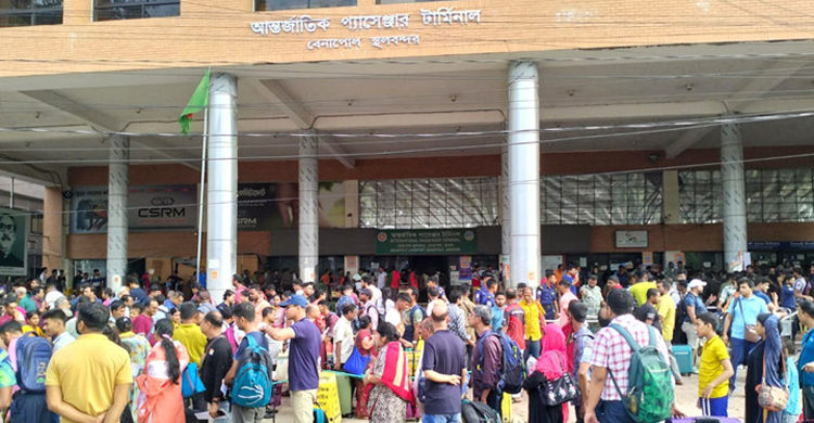 বেনাপোল চেকপোস্ট দিয়ে যাত্রী পারাপারে রেকর্ড