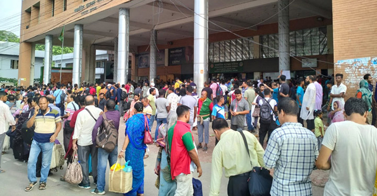 বেনাপোল চেকপোস্ট দিয়ে যাত্রী পারাপারে রেকর্ড