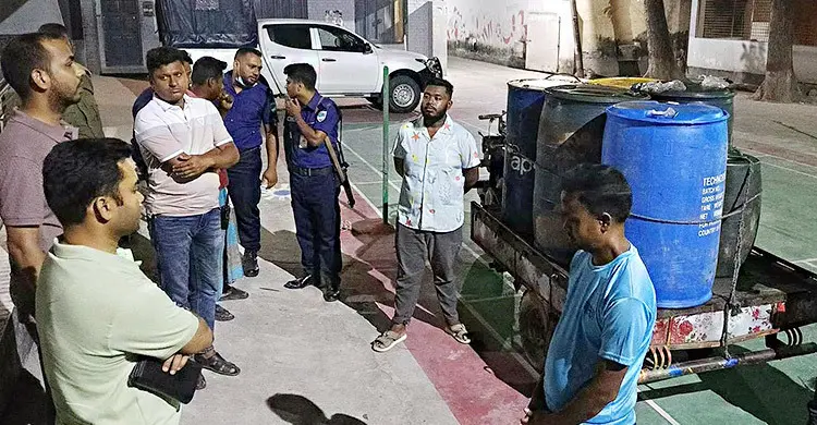 সার-কীটনাশকের দোকানে মিললো হাজার লিটার জ্বালানি তেল