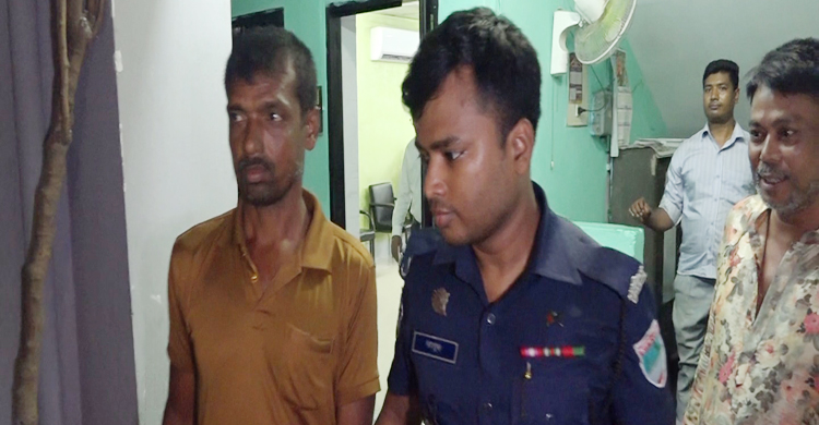 যশোরে বাসচাপায় সাতজনের প্রাণহানি, সেই চালকের আত্মসমর্পণ