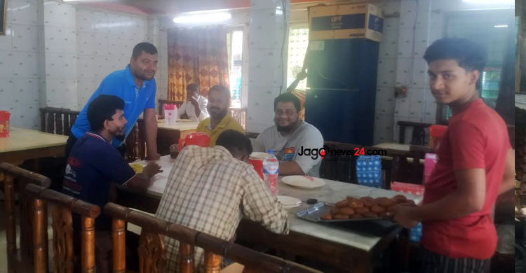 হোটেলে খাবার নষ্ট কম, ৫ গুণ বেশি দাওয়াতে