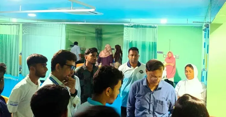 যবিপ্রবিতে হলের খাবার খেয়ে ৭০ ছাত্রী অসুস্থ, হাসপাতালে ভর্তি