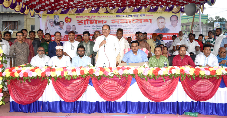 বাঁশের লাঠি নিয়ে প্রস্তুত থাকার নির্দেশ যশোর আ’লীগ সভাপতির