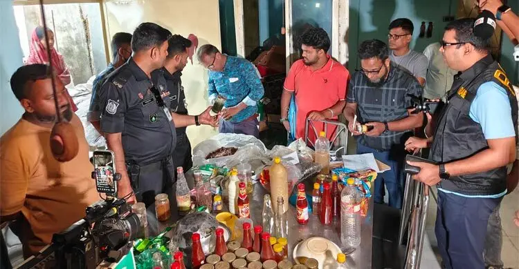 ভেজাল মধু তৈরির কারখানায় অভিযান, মালিককে ৬ মাসের কারাদণ্ড