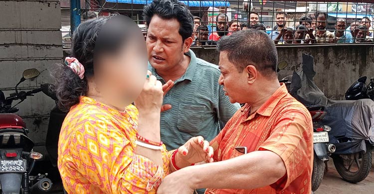 এক নারীকে স্ত্রী দাবি করে দুইজনের টানাটানি, তিনজনই কারাগারে